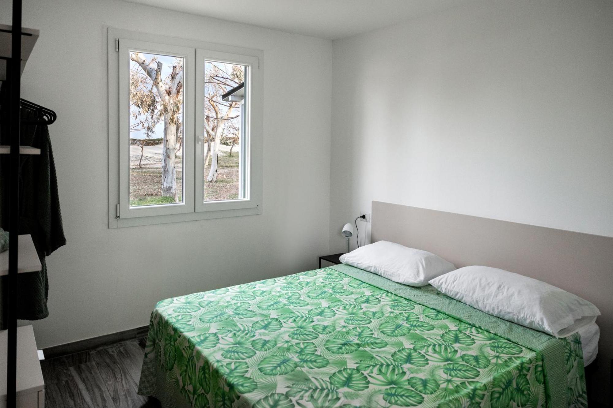 Villaggio Camping Poseidon - Bungalows & Rooms With Sea View In Nature Santa Caterina Dello Ionio Marina Екстер'єр фото